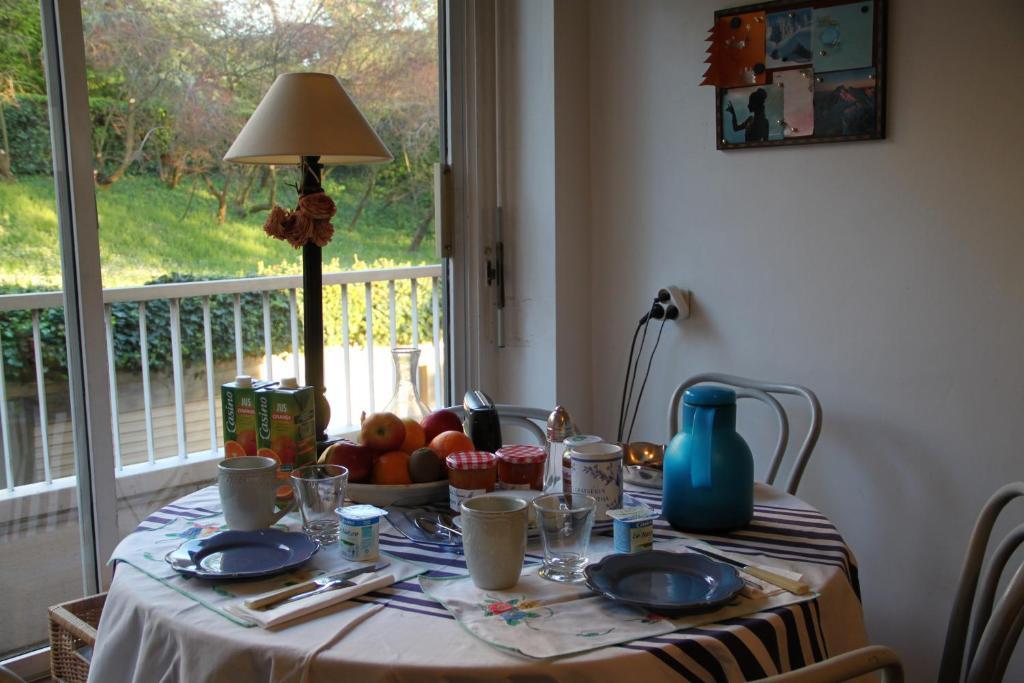 Les Hauts De Perrache Bed & Breakfast Sainte-Foy-les-Lyon Room photo